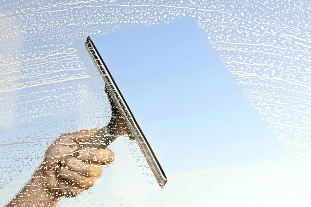 Nettoyage professionnel de vitres par Armoni’Entreprises